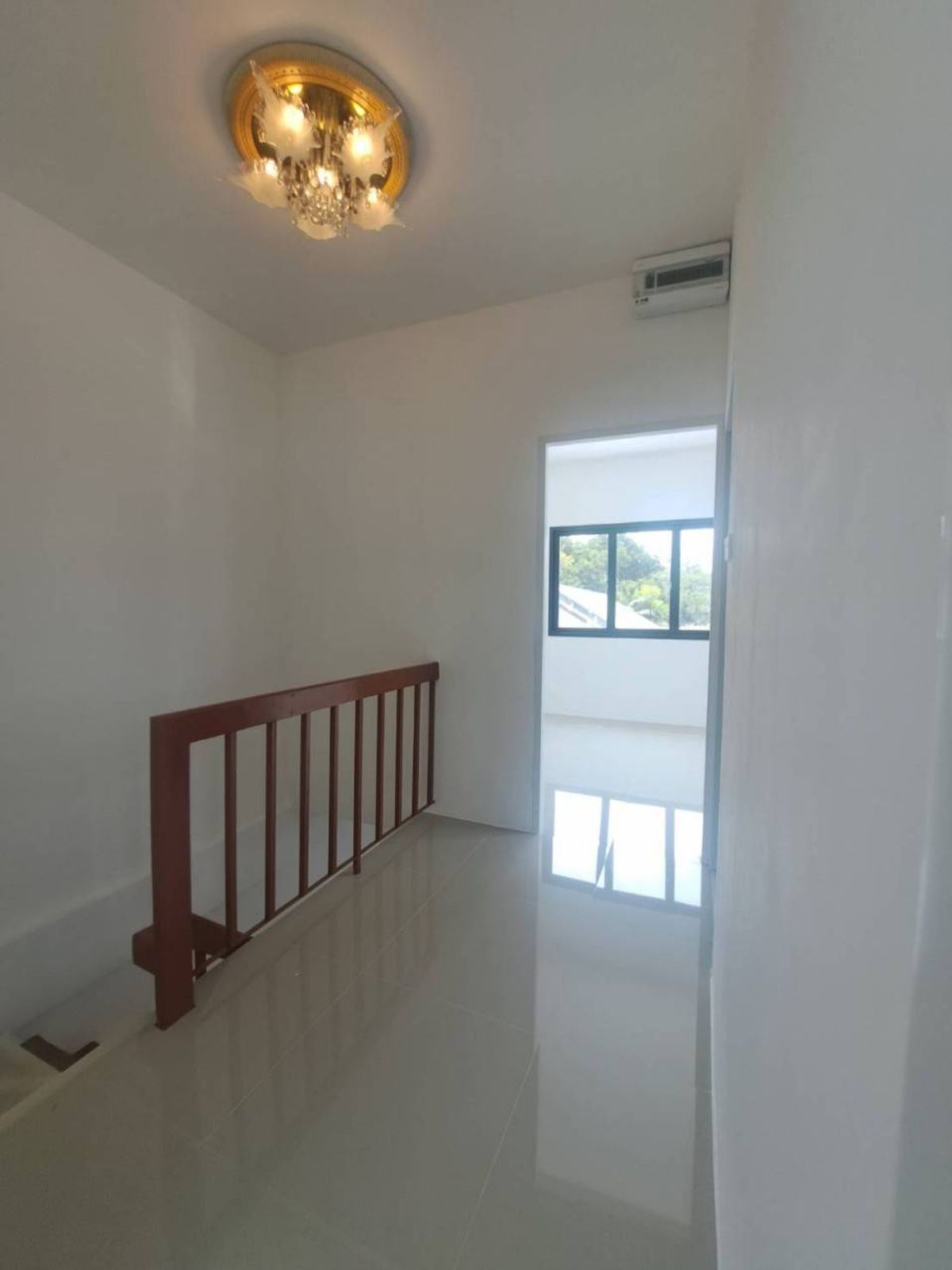 ขายทาวน์โฮมเสรีไทย-นิด้า : ขายทาวน์โฮม รีโนเวท ทุบสร้างใหม่ทั้งหลัง (พร้อมอยู่) หมู่บ้านศรินเทพ เสรีไทย 63 (หลังมุม)