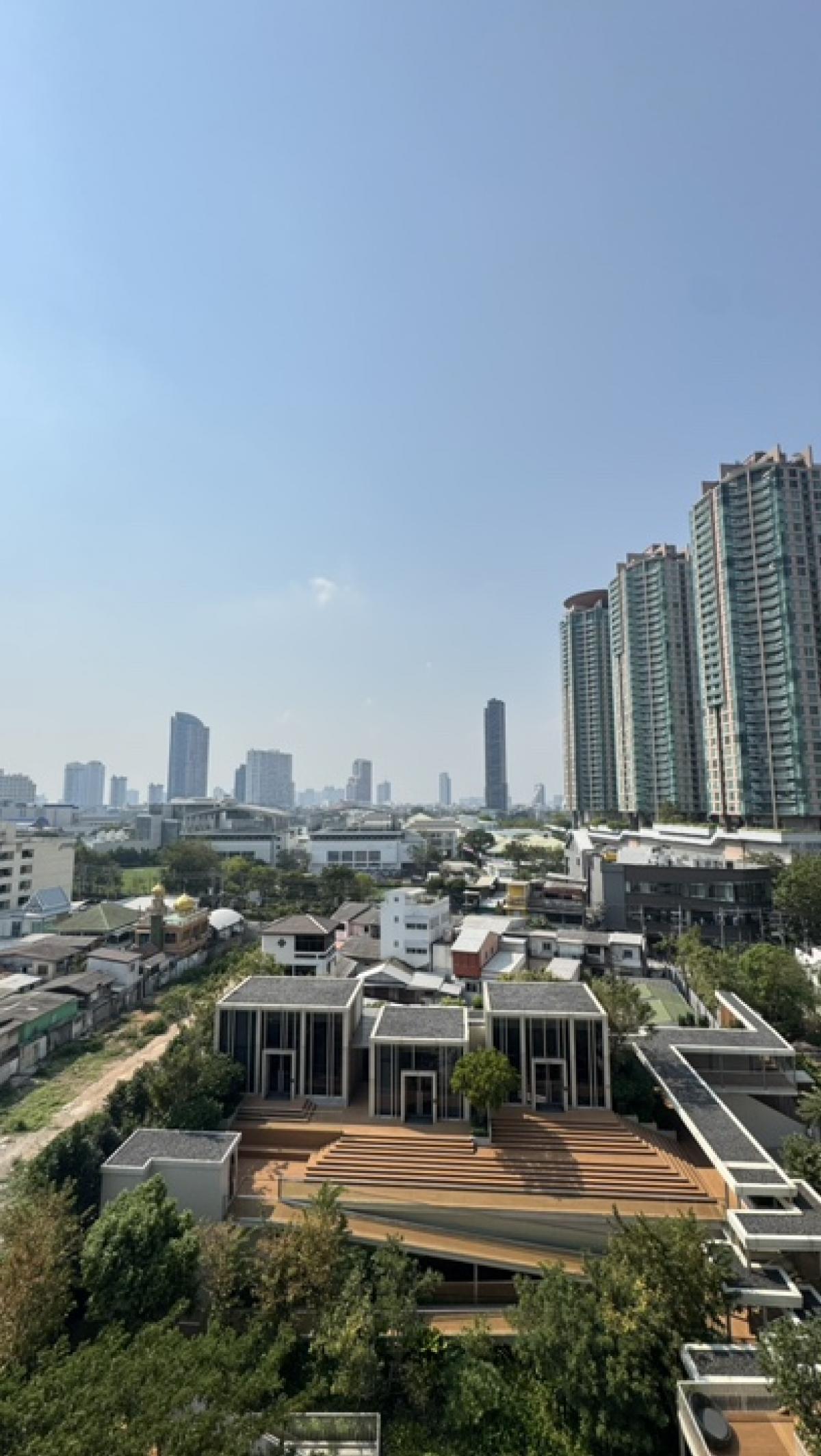ขายคอนโดสาทร นราธิวาส : ♥️3 ห้องนอน 3 ห้องน้ำ ห้องใหม่จากโครงการ เหลือเพียง 2 unit สุดท้ายสำหรับวิวนี้ สนใจติดต่อ 092-4971696 nicky ♥️