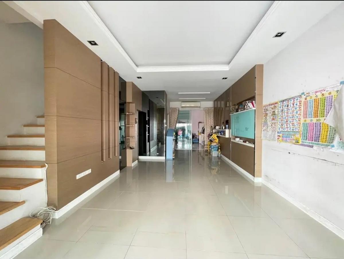 ขายบ้านรัชดา ห้วยขวาง : ขายด่วน ทาวน์โฮม 3 ชั้น โครงการบ้านกลางเมือง รัชดา 36 ทำเลดีเว่อร์  ราคาไม่แรง