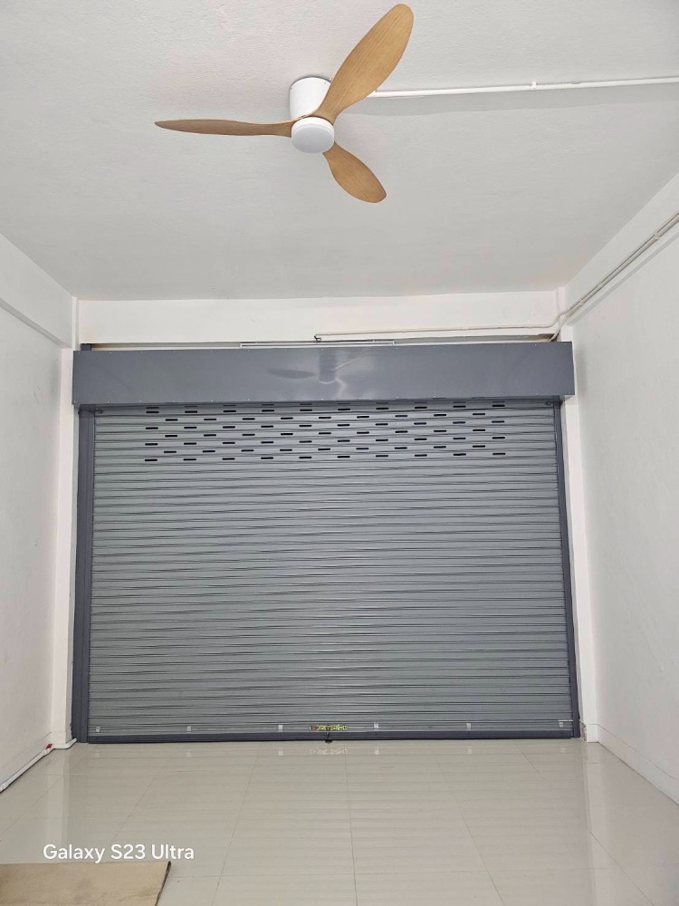 For SaleShop HouseRamkhamhaeng, Hua Mak : For sale: 3-storey commercial building, 12 sqw, Soi Ramkhamhaeng 32, renovated.