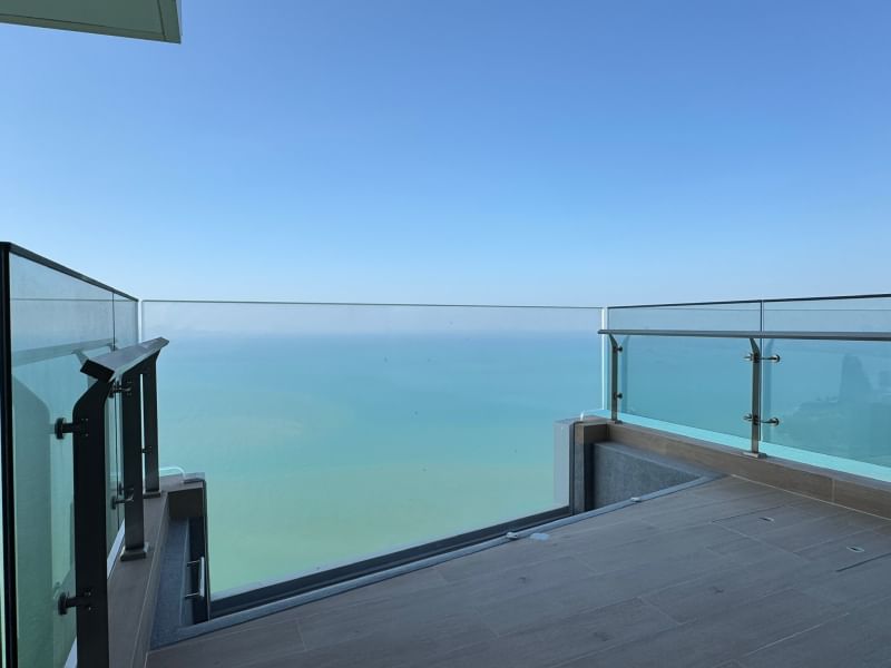 ขายคอนโดพัทยา บางแสน ชลบุรี สัตหีบ : Super Luxury Condo - AROM Wongamat | 2 ห้องนอน ชั้นสูง พร้อม Private Jacuzzi