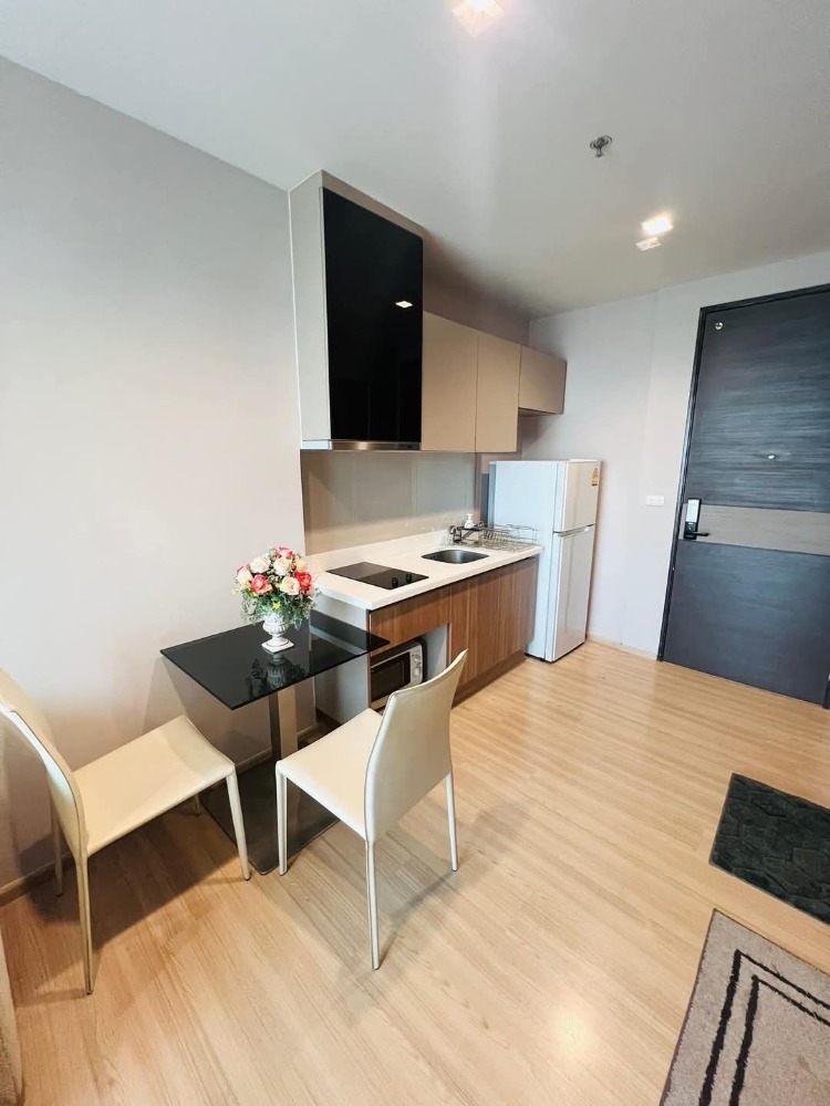 For RentCondoSathorn, Narathiwat : 23,000 baht/month Rhythm Sathon