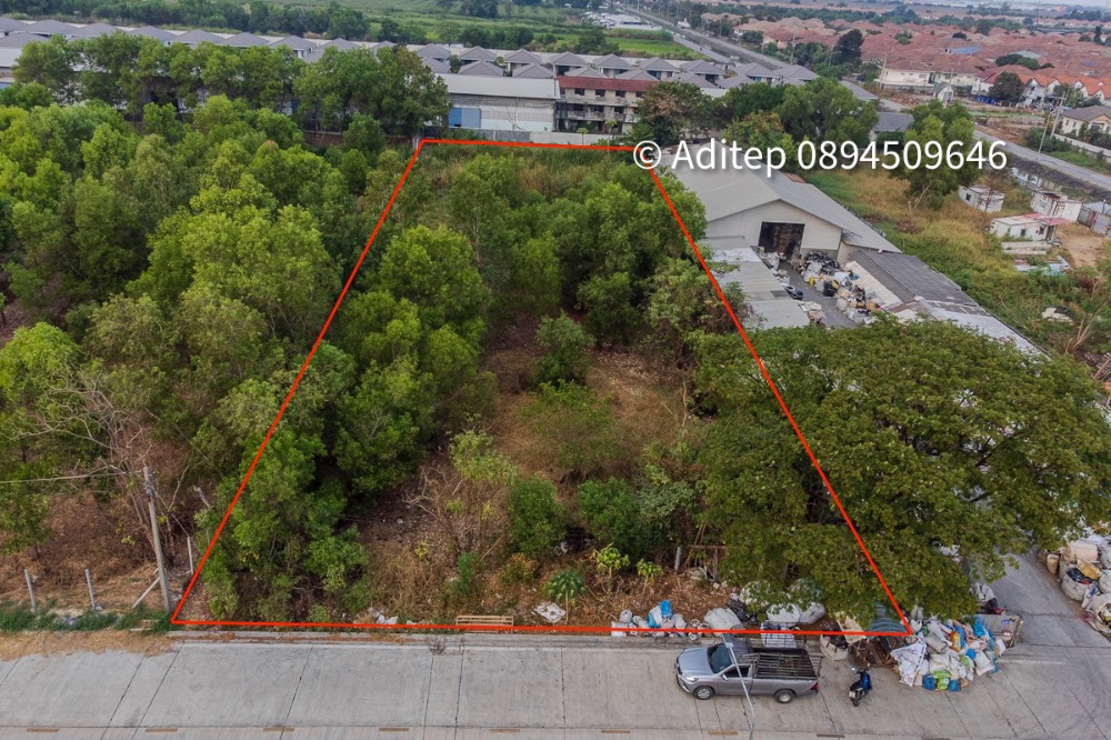 For SaleLandPathum Thani,Rangsit, Thammasat : Land for sale in Soi Bongkot 59, Khlong Song Pathum Thani, 2 rai, adjacent to the concrete road, good location, access to Phahonyothin Road and Rangsit-Nakhon Nayok Road. Suitable for developing as warehouses Or residence