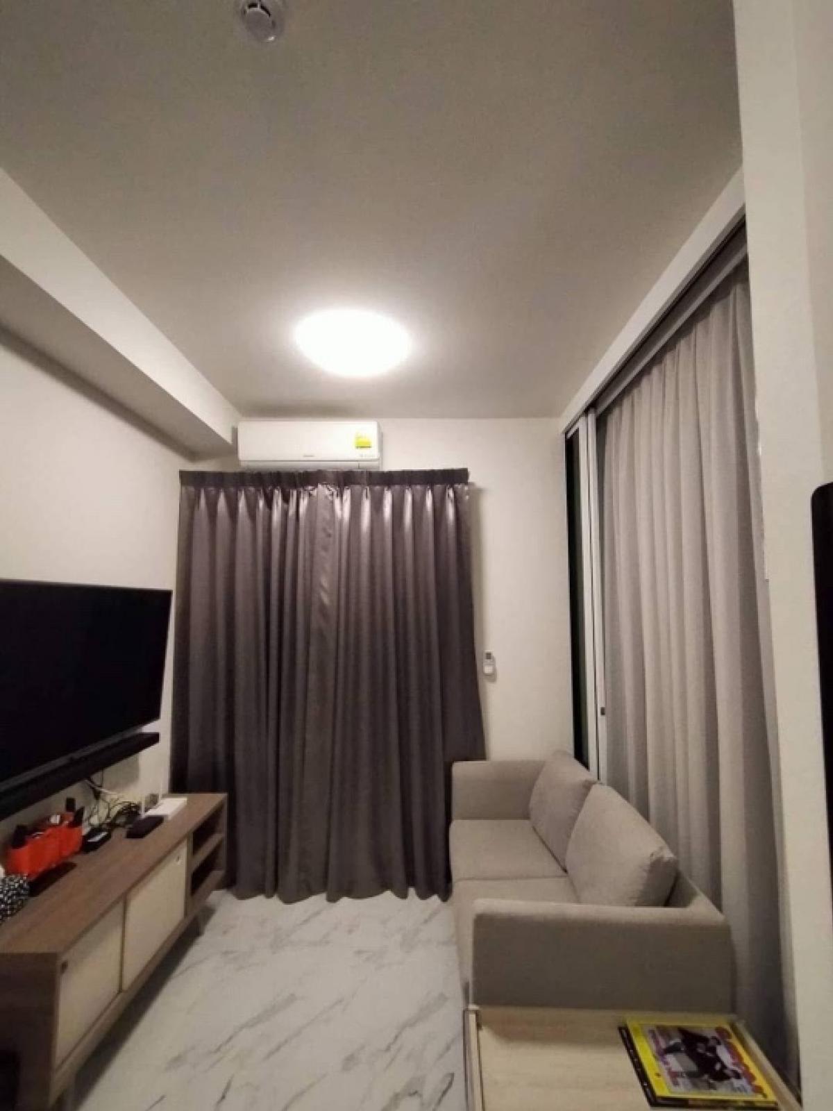 For RentCondoRatchadapisek, Huaikwang, Suttisan : 🌻𝐅𝐨𝐫 𝐑𝐞𝐧𝐭🌻 𝐂𝐡𝐚𝐩𝐭𝐞𝐫𝐎𝐧𝐞 𝐂𝐡𝐚𝐩𝐭𝐞𝐫𝐎𝐧𝐞 🏠 🏠 🏠 G18 🔥 Tile flooring Corner room 🟥🟩🟧🟨🟪🟥🟩🟧🟨🟥🟩🟨🟨🟪❤️❤️ There are 7-11 in the building. Very comfortable. 泰国房地产 转卖/出租/买房这 套公寓位于市中心， 🌻 🌻 🌼🌸🌺🌻🌼🌸🌺🌻🌼🌸🌺🟥🟪🟨 13,000.- / 1 year 🟦🟧🟪🟨🟩🟦 30 SQ.𝗺 🟥🟨🟩🟪🟥🟧 1