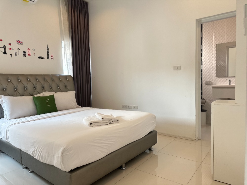 ขายบ้านหัวหิน ประจวบคีรีขันธ์ : 🏡.💦 พูลวิลล่า Le Leaf Hua Hin Pool Villa 💰 ซื้อลงทุนเพื่อปล่อยเช่ารายวัน/รายเดือน หรือจะซื้อไว้ พักอาศัยเอง ก็ คุ้มค่าสุดๆ! 🌿✨  📍 รีสอร์ทพูลวิลล่าสไตล์ Eco Modern Villas บรรยากาศเงียบสงบ ใกล้ชิดธรรมชาติ