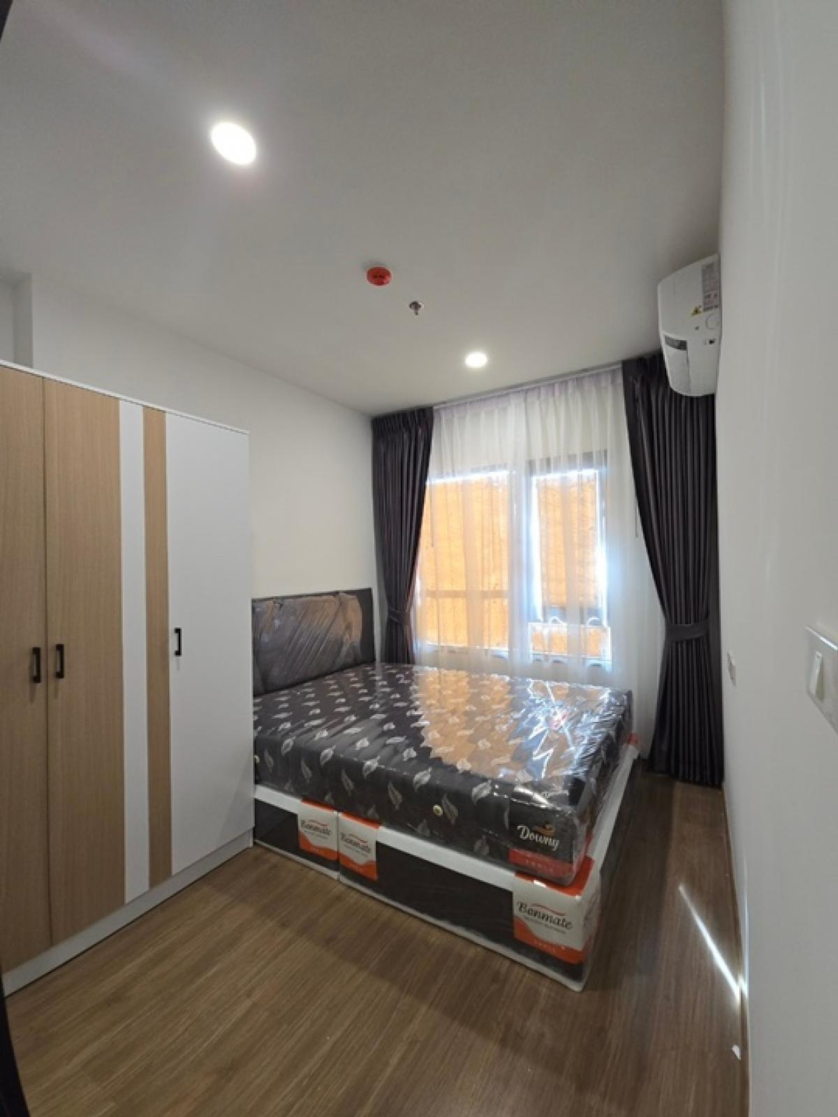 For RentCondoBang kae, Phetkasem : New room, red label Electrical appliances with The Livin PKS Project A1304, Floor 13, No. 689/290 Building A, 30 sq.m.