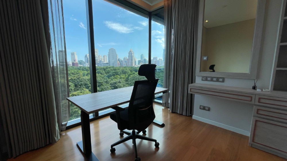 For RentCondoWitthayu, Chidlom, Langsuan, Ploenchit : Rent 2 bedrooms, 2 bathrooms, Sinthorn Ton Sinthorn Tonson, rent 140,000 baht