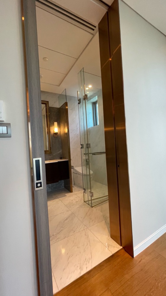 For RentCondoWitthayu, Chidlom, Langsuan, Ploenchit : Rent 2 bedrooms, 2 bathrooms, Sinthorn Ton Sinthorn Tonson, rent 140,000 baht