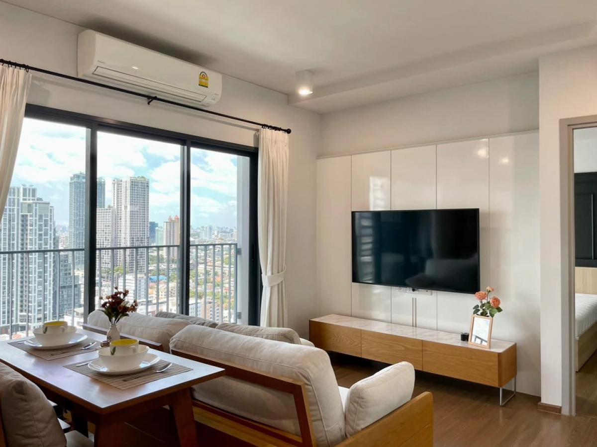 For SaleCondoSapankwai,Jatujak : Selling lower than the capital !! Sell ​​IDEO Phahon Chatuchak 63.20 SQ.M 2 BED 2 Bath, Floor 30+, only 8.9 MB !!