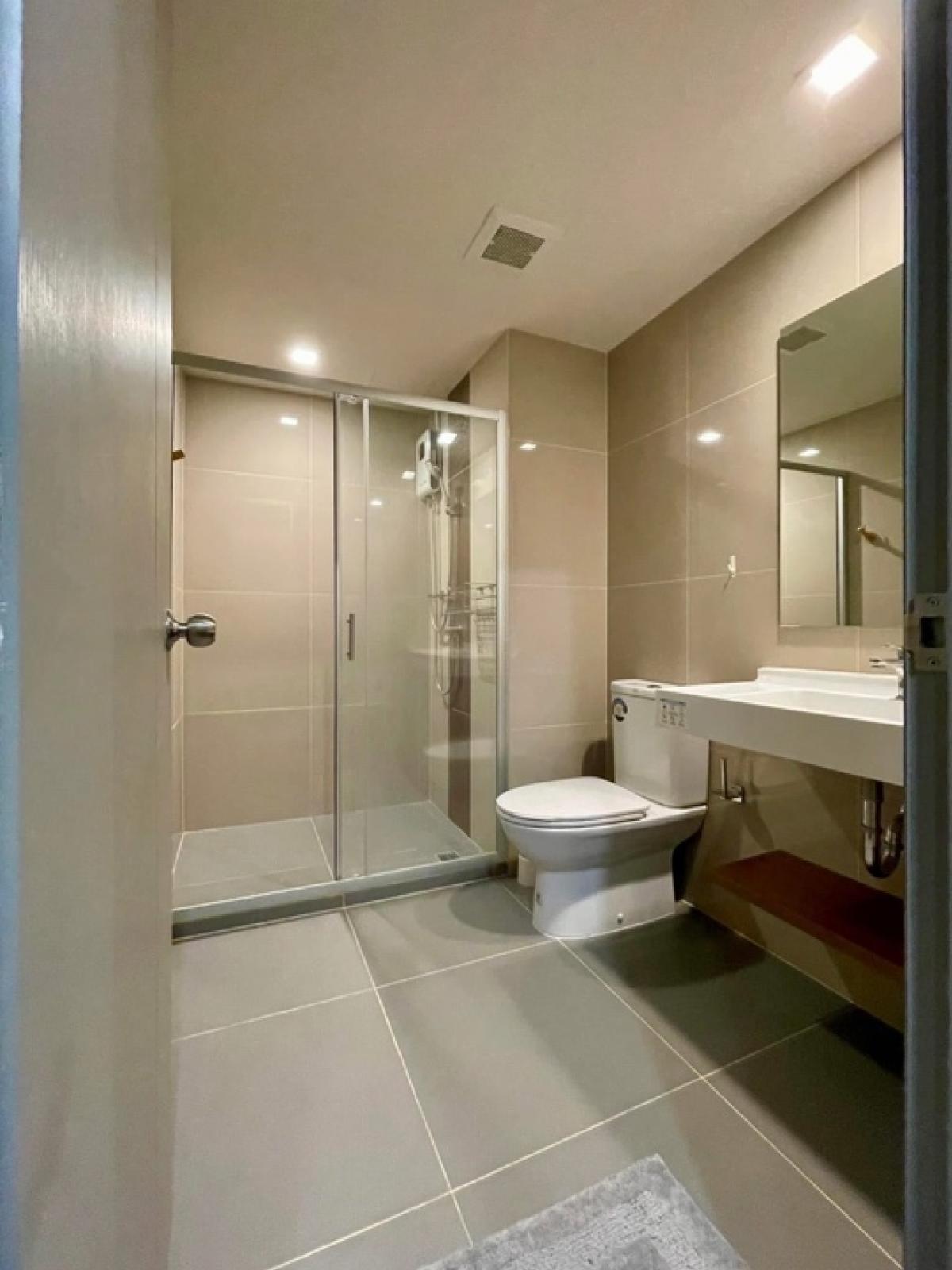 For SaleCondoSapankwai,Jatujak : Selling lower than the capital !! Sell ​​IDEO Phahon Chatuchak 63.20 SQ.M 2 BED 2 Bath, Floor 30+, only 8.9 MB !!