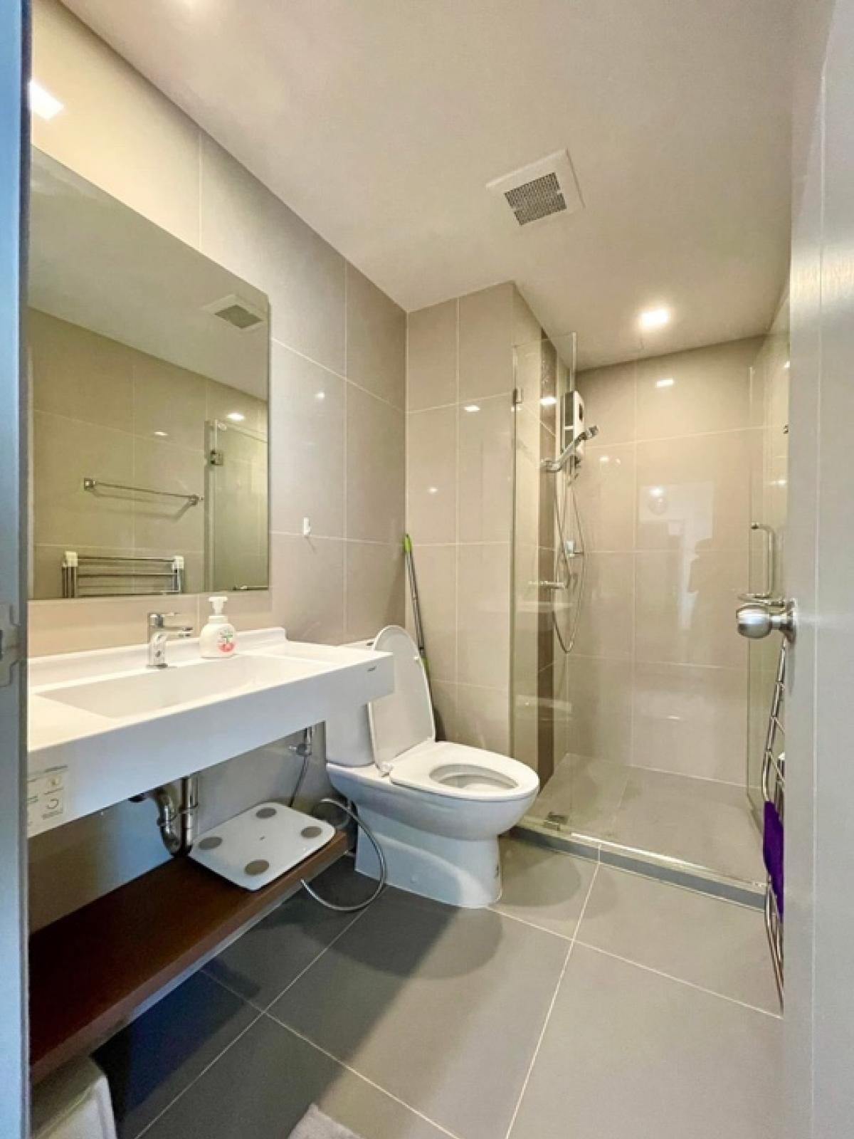 For SaleCondoSapankwai,Jatujak : Selling lower than the capital !! Sell ​​IDEO Phahon Chatuchak 63.20 SQ.M 2 BED 2 Bath, Floor 30+, only 8.9 MB !!