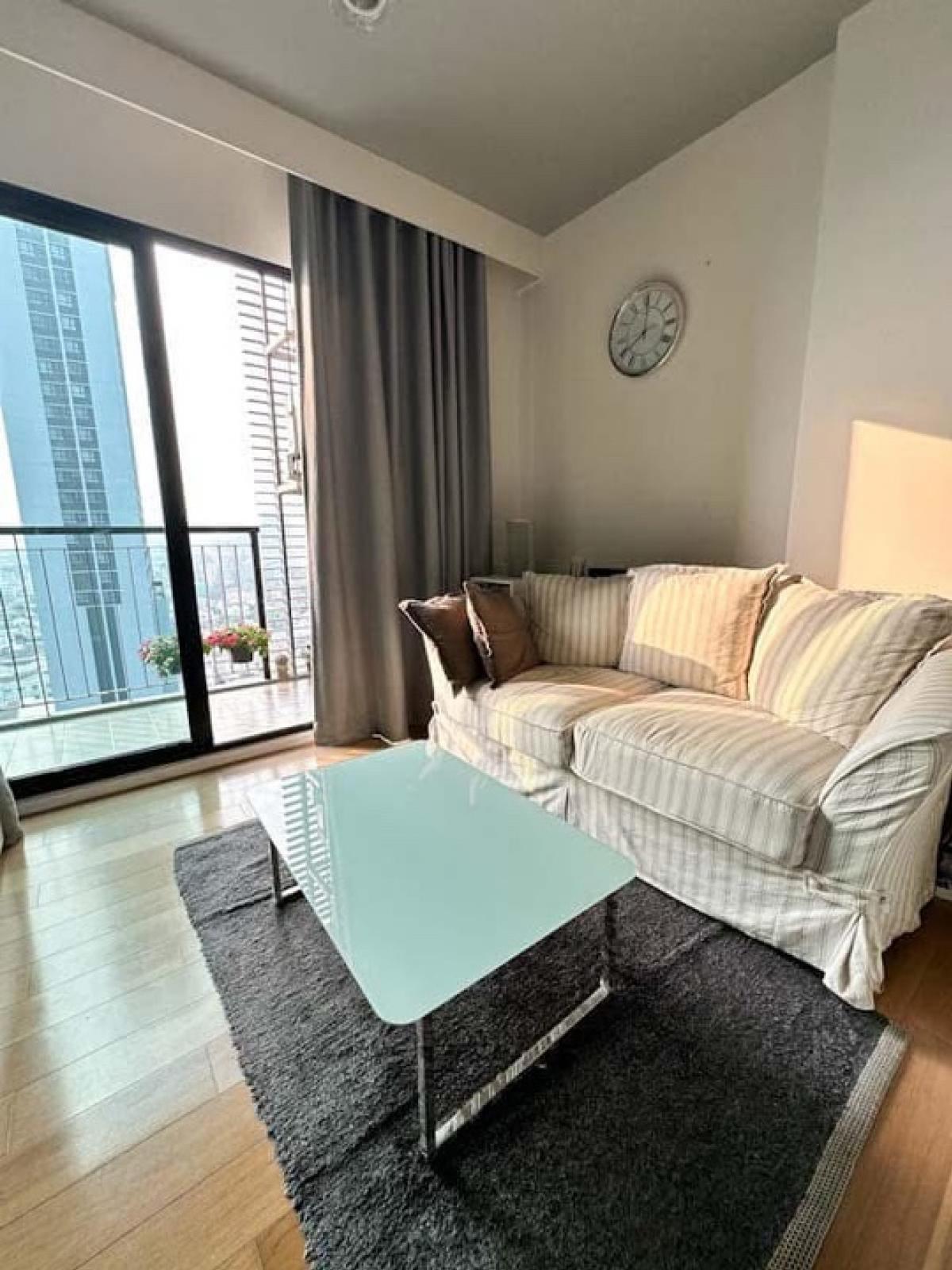 ขายคอนโดอ่อนนุช อุดมสุข : ขาย BLOCS 77 ขนาด 40 Sq.m 1 bed 1 bath เพียง 4.5 MB เท่านั้น !! ติดต่อ 086-795-9997 (จิมมี่)
