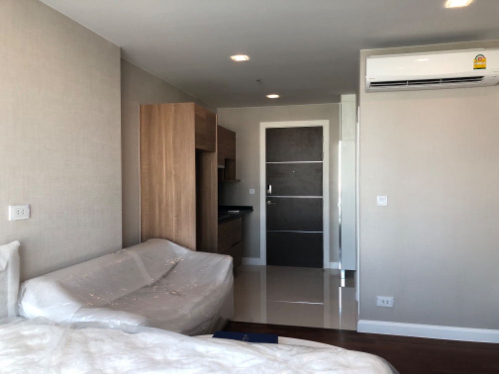 ขายคอนโดสมุทรปราการ สำโรง : ขายคอนโด เดอะ เมโทรโพลิส (ตึก B ติด BTS) Room for Sales at The Metropolis (Building B)
