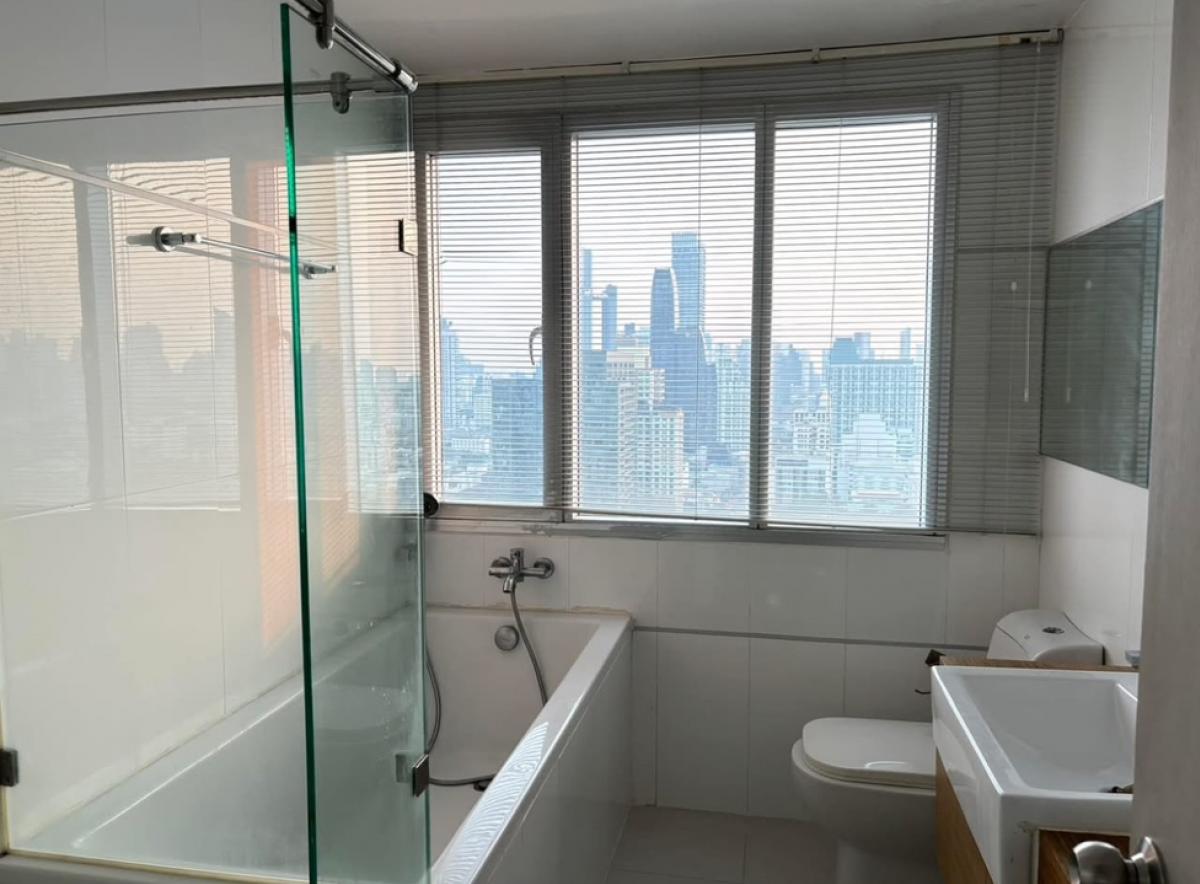 For SaleCondoRama9, Petchburi, RCA : 𝐇𝐎𝐓 🔥 🔥 Thru Thonglor size 67 SQ.M 2 BED 2 Bath FL25+ only 6,500,000 m. Contact 086-795-9997 (Jimmy).