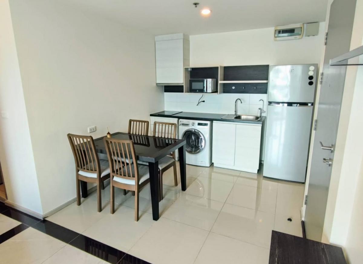 ขายคอนโดรัชดา ห้วยขวาง : ขายด่วน !! Life Ratchada ขนาด 56.30 Sq.m 2 bed 2 bath เพียง 5.5 MB เท่านั้น !!! ติดต่อ 086-795-9997( จิมมี่)