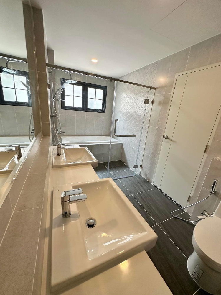 For RentHouseBangna, Bearing, Lasalle : K-6233 Urgent rent! Centro Bangna Phase 2 is ready to be addicted to Mega Bangna.