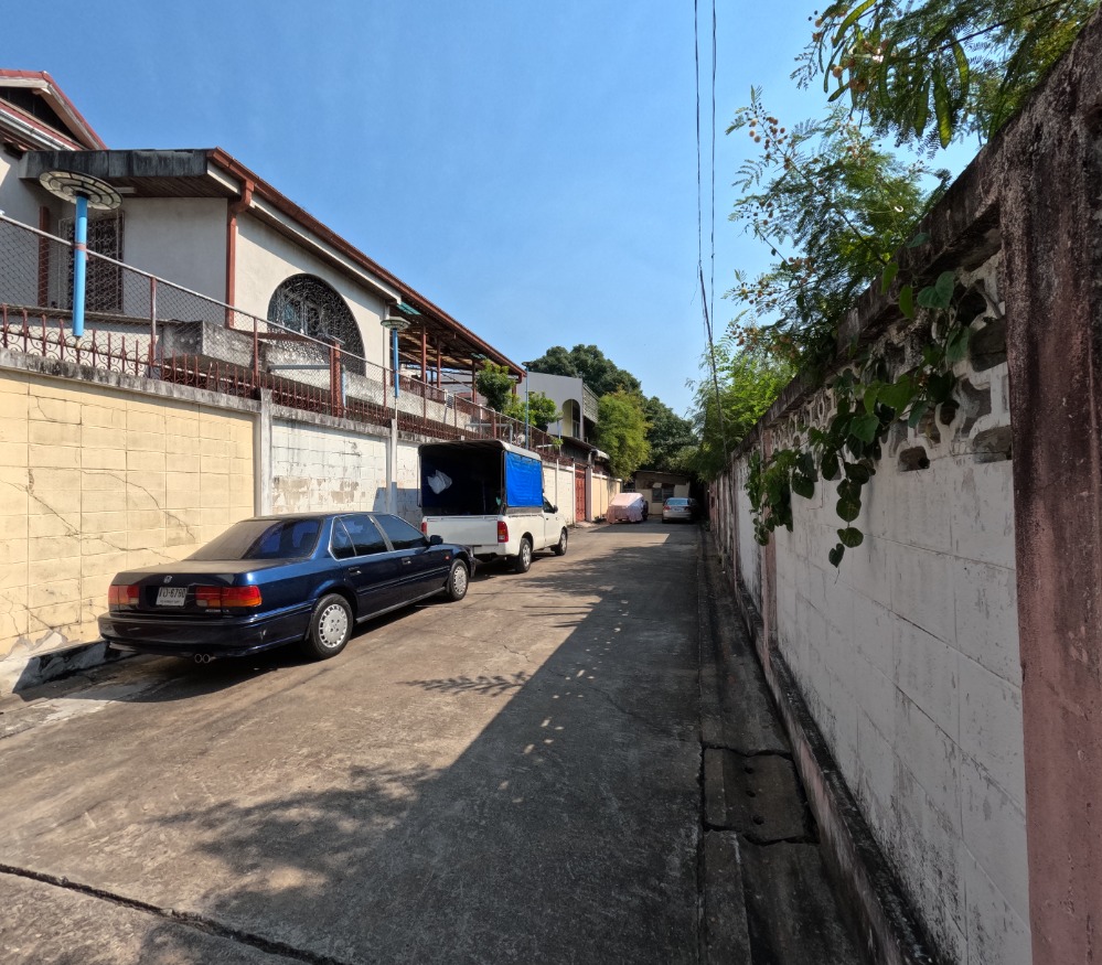 For SaleHouseBang kae, Phetkasem : House for sale, Housing, Soi Petchkasem 3, in the center of the city, good location, great value, 600 sqm.