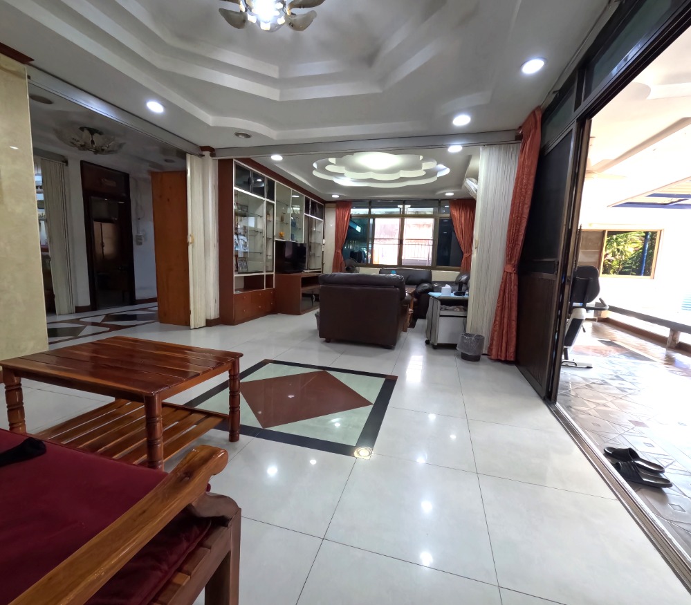 For SaleHouseBang kae, Phetkasem : House for sale, Housing, Soi Petchkasem 3, in the center of the city, good location, great value, 600 sqm.