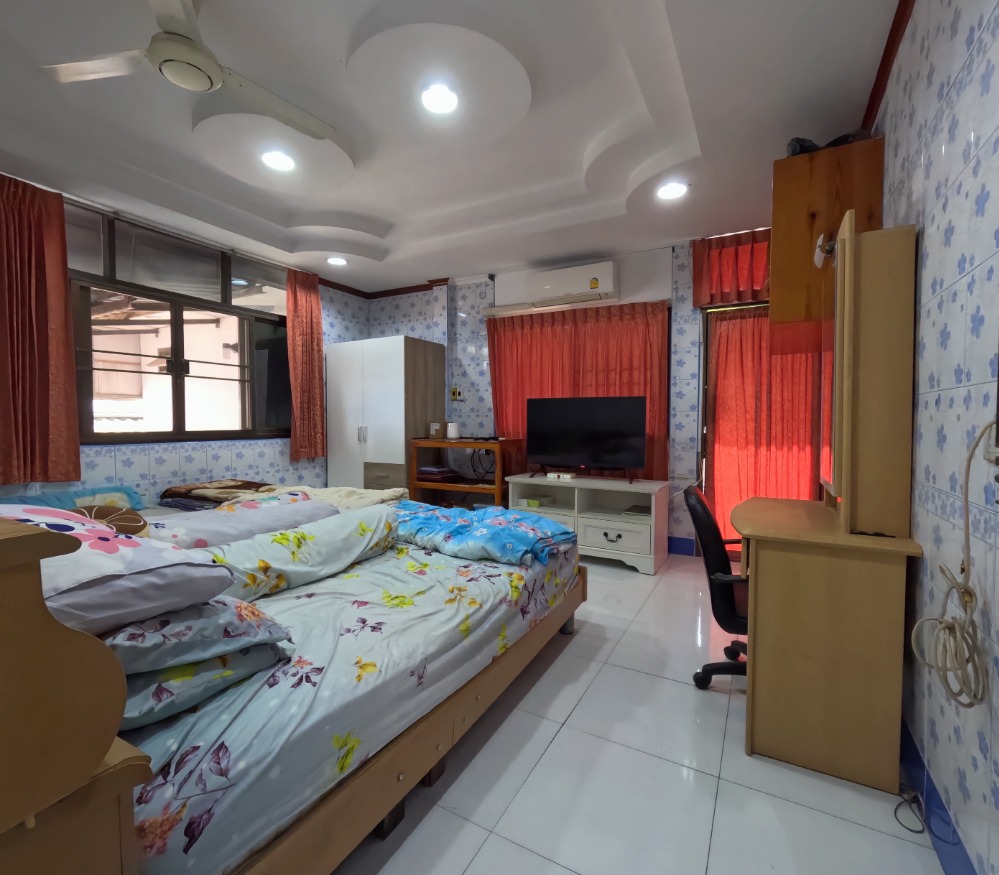 For SaleHouseBang kae, Phetkasem : House for sale, Housing, Soi Petchkasem 3, in the center of the city, good location, great value, 600 sqm.