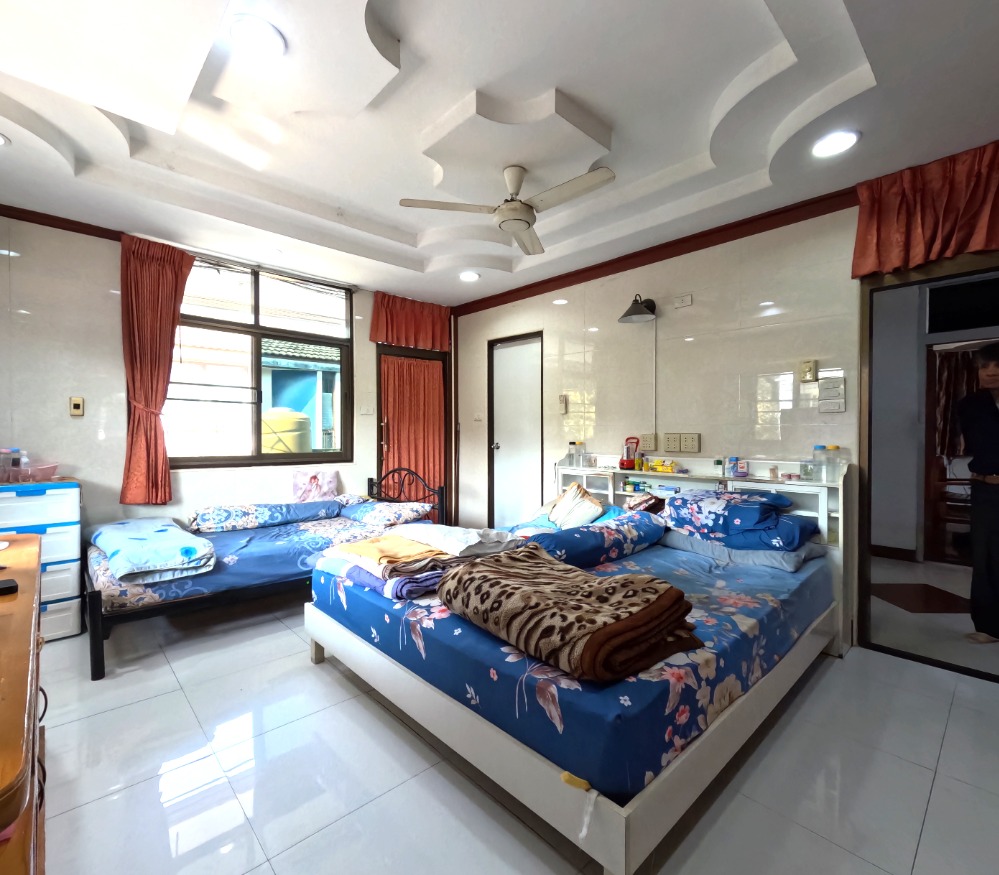 For SaleHouseBang kae, Phetkasem : House for sale, Housing, Soi Petchkasem 3, in the center of the city, good location, great value, 600 sqm.