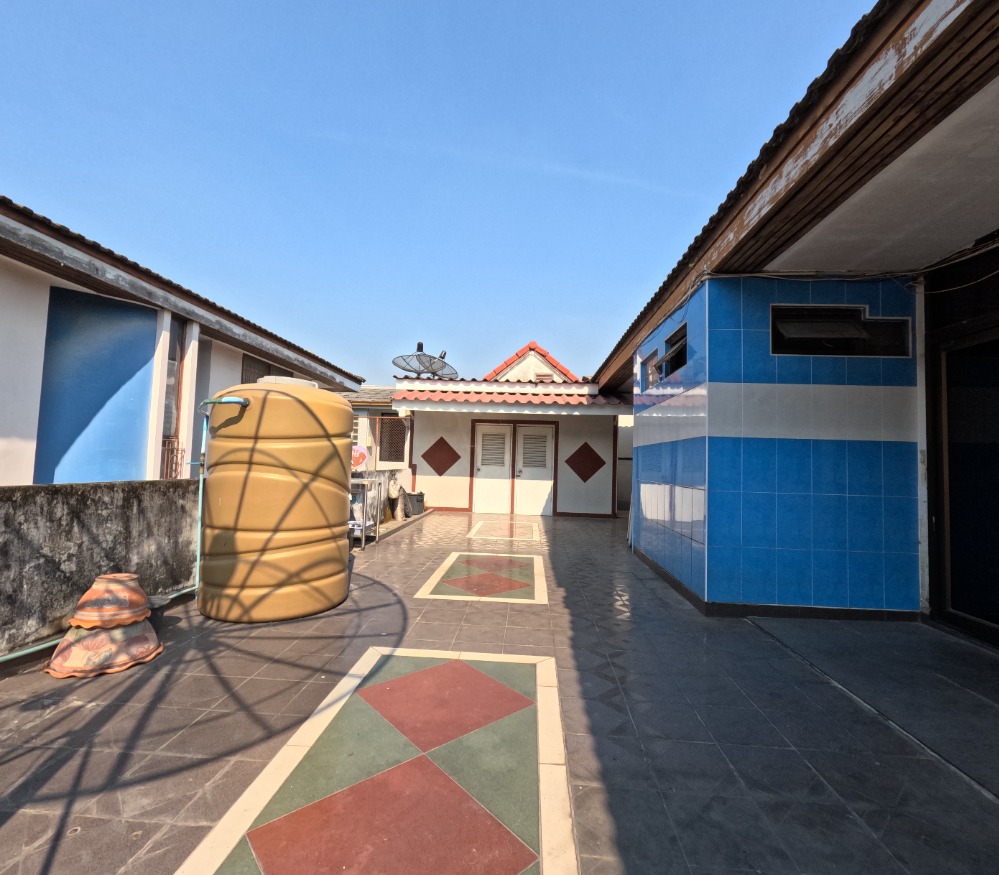 For SaleHouseBang kae, Phetkasem : House for sale, Housing, Soi Petchkasem 3, in the center of the city, good location, great value, 600 sqm.