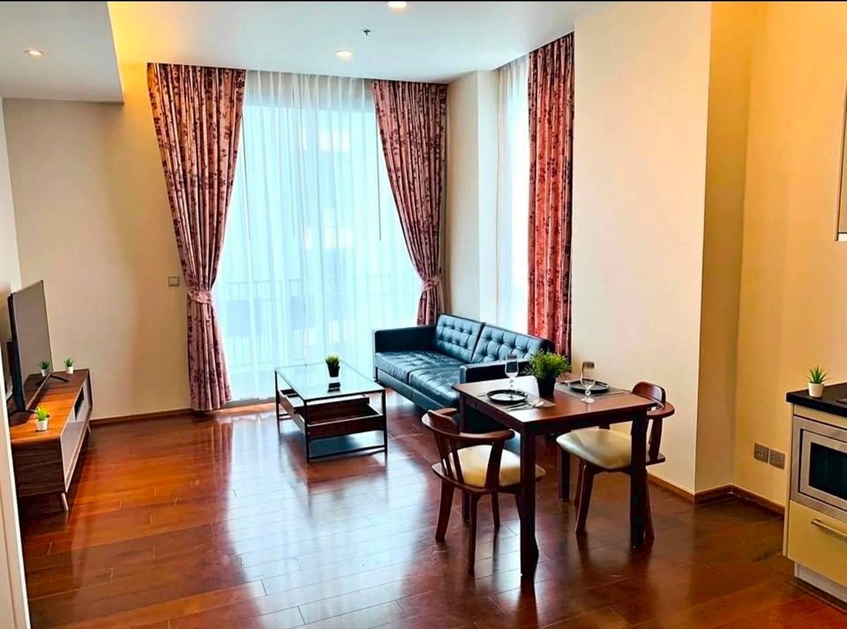 For RentCondoSukhumvit, Asoke, Thonglor : Condo for rent, Spacious one-bedroom suite at Quattro by sansiri, Super Luxury Condo near BTS Thonglor Station