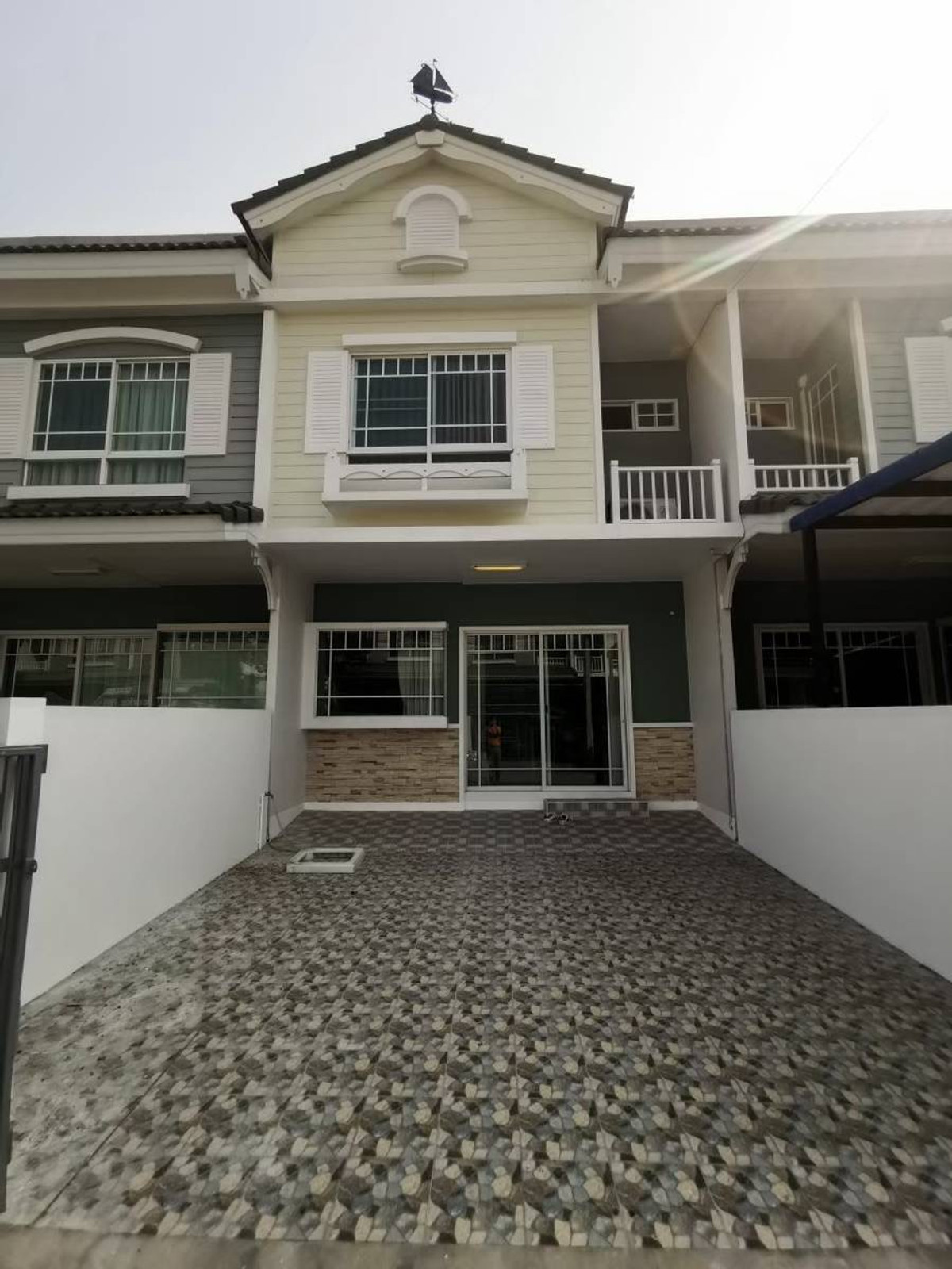 For RentHouseSamut Prakan,Samrong : Townhouse Wilaiio Bangna Km 26 (Bang Bo) 2 bedrooms, 3 water. Interested. Contact 082-3223695.