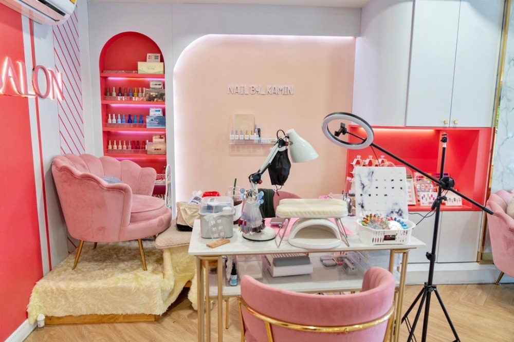 For LeaseholdRetail SpaceOnnut, Udomsuk : Lease a large Salon shop near BTS Punnawithi Meriyott Hotel on the main road, Sukhumvit 101, a lot of customers.