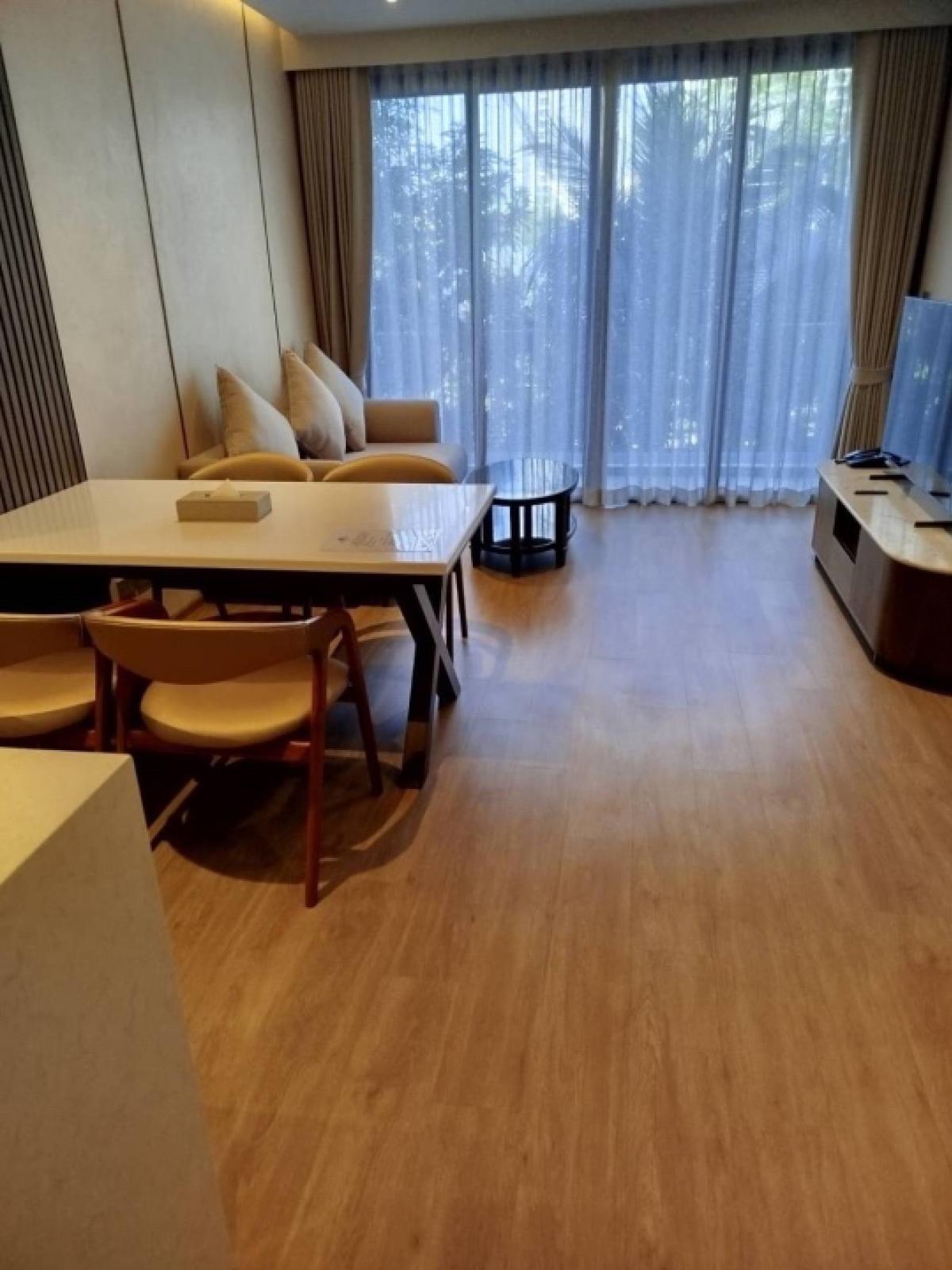For RentCondoSukhumvit, Asoke, Thonglor : Pets Friendly new condo 90sqm. 3beds in 2room 2baths  for rent near BTS Phrompong