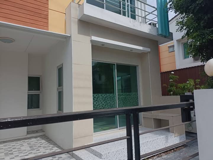 ขายทาวน์โฮมนวมินทร์ รามอินทรา : ขายทาวน์โฮม Vista Avenue วัชรพล ขนาด 29.4 ตารางวา 3 ห้องนอน ถนนวัชรพล แขวงคลองถนน เขต สายไหม กรุงเทพมหานคร