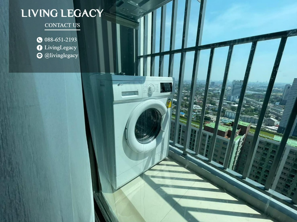 For RentCondoPattanakan, Srinakarin : Luxjhp5W Condo for Rich Park @ Triple Station 30 sq.m., Floor 35 Line ID: @LivingLegacy