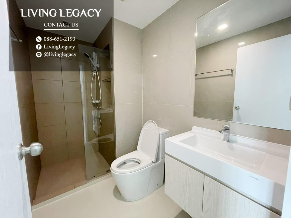 For RentCondoPattanakan, Srinakarin : Luxjhp5W Condo for Rich Park @ Triple Station 30 sq.m., Floor 35 Line ID: @LivingLegacy