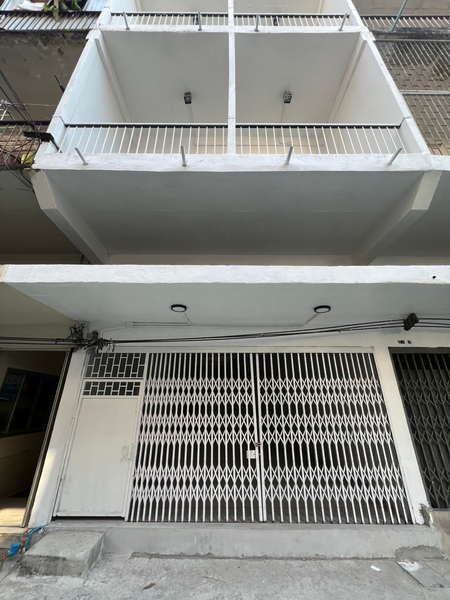 For RentShop HouseOnnut, Udomsuk : Bangkok Shophouse Sukhumvit BTS Phra Khanong BRE23680