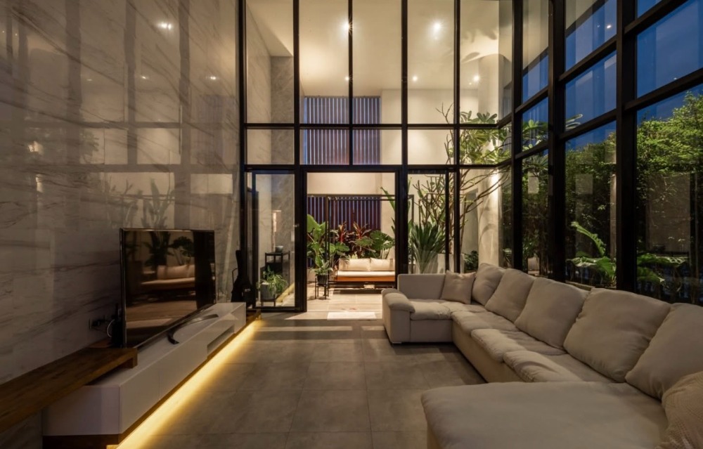 ให้เช่าบ้านพัฒนาการ ศรีนครินทร์ : ✨Luxury Pool Villa กรุงเทพกรีฑา**✨ Ultra Luxury  Add LD Line: @myproperty