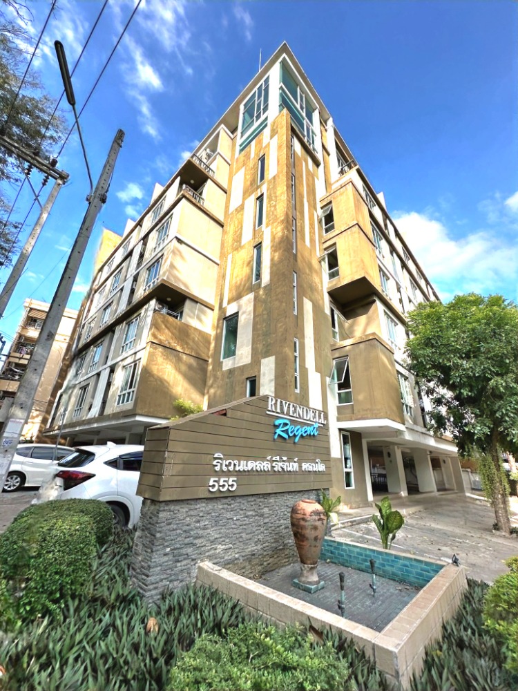 ขายคอนโดขอนแก่น : ขาย Rivendell Regent condominium ห้องมุม panoramic view ใหญ่สุดในโครงการ อยู่ชั้น 8 วิว 18 องศา อยู่ชั้นบนสุด ทั้งชั้นมีแค่ 5 ห้อง ไม่พลุกพล่าน เป็นส่วนตัวมาก ห้องดูแลอย่างดี เพิ่งรีโนเวทใหม่ ปูพื้นลามิเนตใหม่ ขาย 1.5 ล