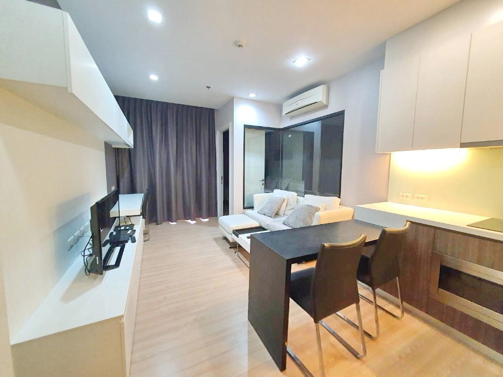 ให้เช่าคอนโดวงเวียนใหญ่ เจริญนคร : 8642📌ให้เช่า🏢Urbano Absolute Sathon, 1 ห้องนอน🚄BTS สะพานตากสิน📞O99-5919653,065-9423251