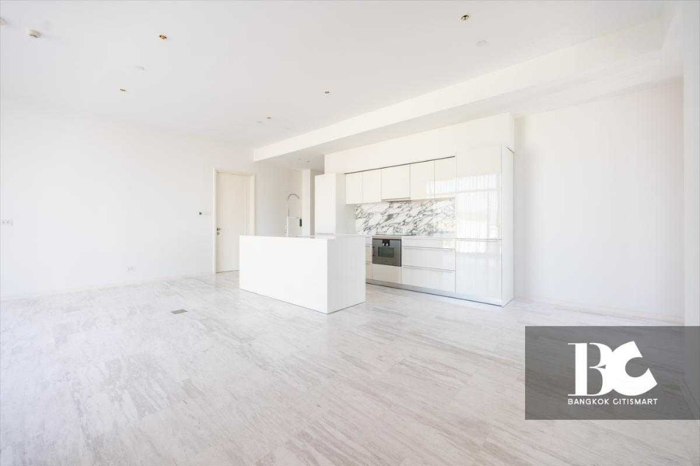 ขายคอนโดสาทร นราธิวาส : ขาย!! Four season private residence 2 beds 3 baths วิวแม่น้ำเจ้าพระยา Fl.8 129.19 sq.m. 37.43 MB. Tell&Line:0939256422
