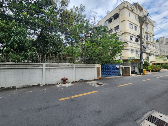 ขายที่ดินสุขุมวิท อโศก ทองหล่อ : ขายที่ดิน 109 ตรว ถมแล้ว ซอยเอกมัย 12 หรือซอย ปรีดีย์พนมยงค์ 37 เข้าจากถนนสุขุมวิท เพียง 2 กม เหมาะสร้างบ้านพัก สำนักงาน อพาร์ทเม้นท์