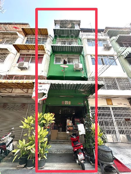 For SaleShop HouseThaphra, Talat Phlu, Wutthakat : Sell ​​4.5 -story commercial building, fill in Soi Kamnan, even 13 intersection, 31, with 6 bedrooms, 2 rooms, Golden Location, Kanlapaphruek Road, near Sarat Ratchaphruek, in and out in many ways, 4,200,000 ฿