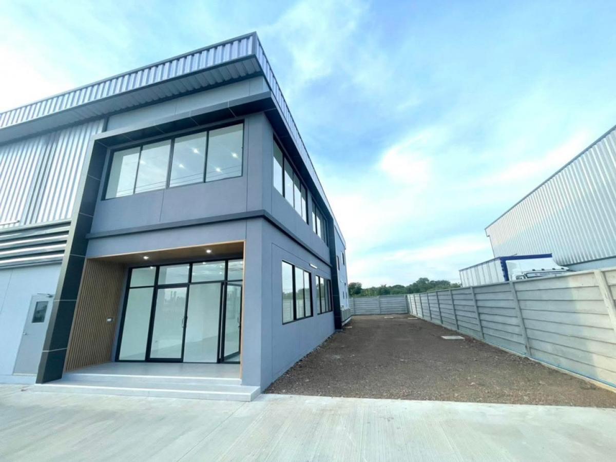 For RentFactoryPathum Thani,Rangsit, Thammasat : Rent/sell brand new construction factory On a dark purple area The land size starts at 337 - 505 square wah per 1 plot of Lam Luk Ka Khlong 9, Pathum Thani.