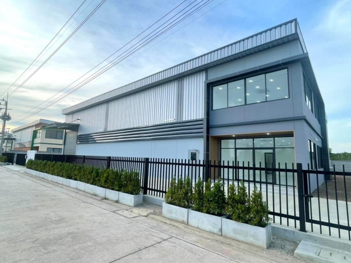 For RentFactoryPathum Thani,Rangsit, Thammasat : Rent/sell brand new construction factory On a dark purple area The land size starts at 337 - 505 square wah per 1 plot of Lam Luk Ka Khlong 9, Pathum Thani.
