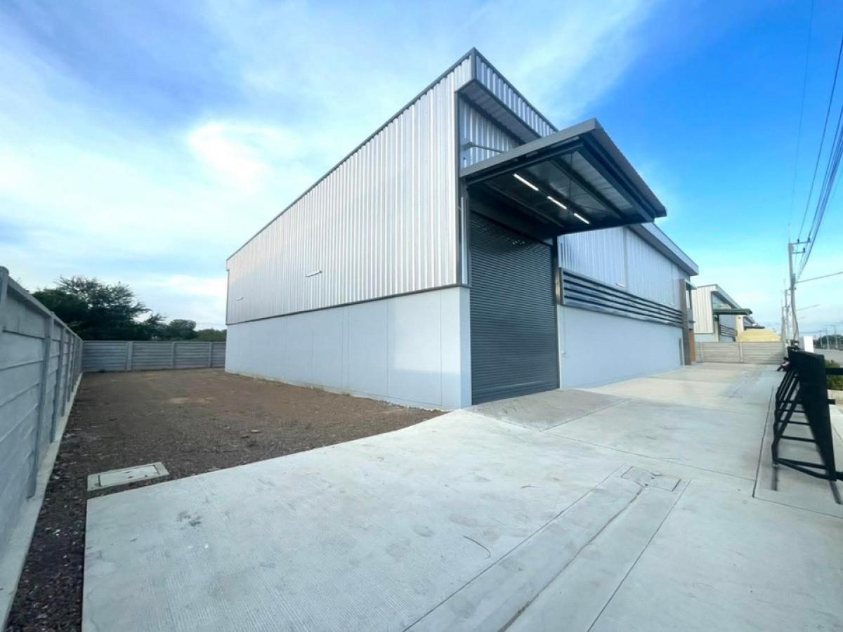 For RentFactoryPathum Thani,Rangsit, Thammasat : Rent/sell brand new construction factory On a dark purple area The land size starts at 337 - 505 square wah per 1 plot of Lam Luk Ka Khlong 9, Pathum Thani.