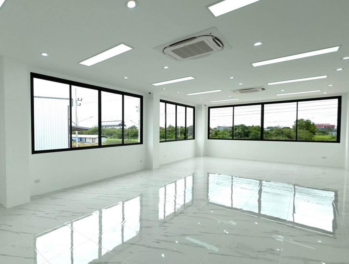 For RentFactoryPathum Thani,Rangsit, Thammasat : Rent/sell brand new construction factory On a dark purple area The land size starts at 337 - 505 square wah per 1 plot of Lam Luk Ka Khlong 9, Pathum Thani.