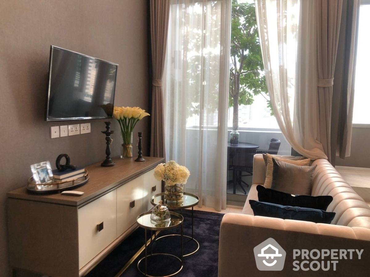 For SaleCondoNana, North Nana,Sukhumvit13, Soi Nana : 3-BR Condo at Hyde Sukhumvit 11 near BTS Nana