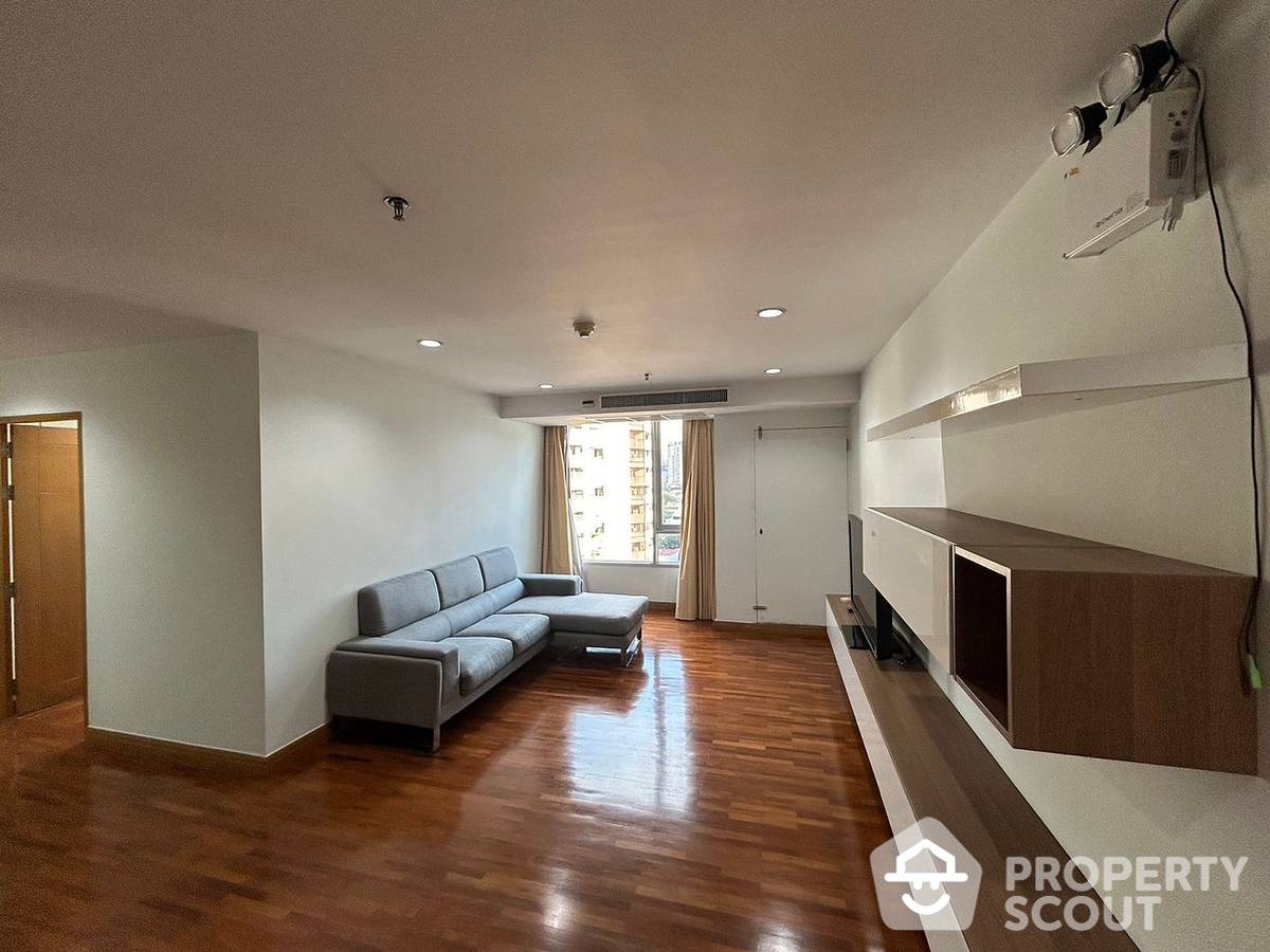For RentCondoSukhumvit, Asoke, Thonglor : 2-BR Apt. near BTS Phrom Phong