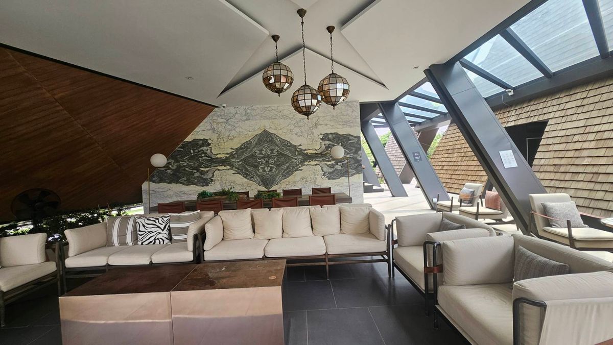 For RentHousePattanakan, Srinakarin : 🚩FOR RENT LUXURY HOUSE, a single house, very big corner 🔥 House number is already rich 🔥 Ready to stay - special price 🔥