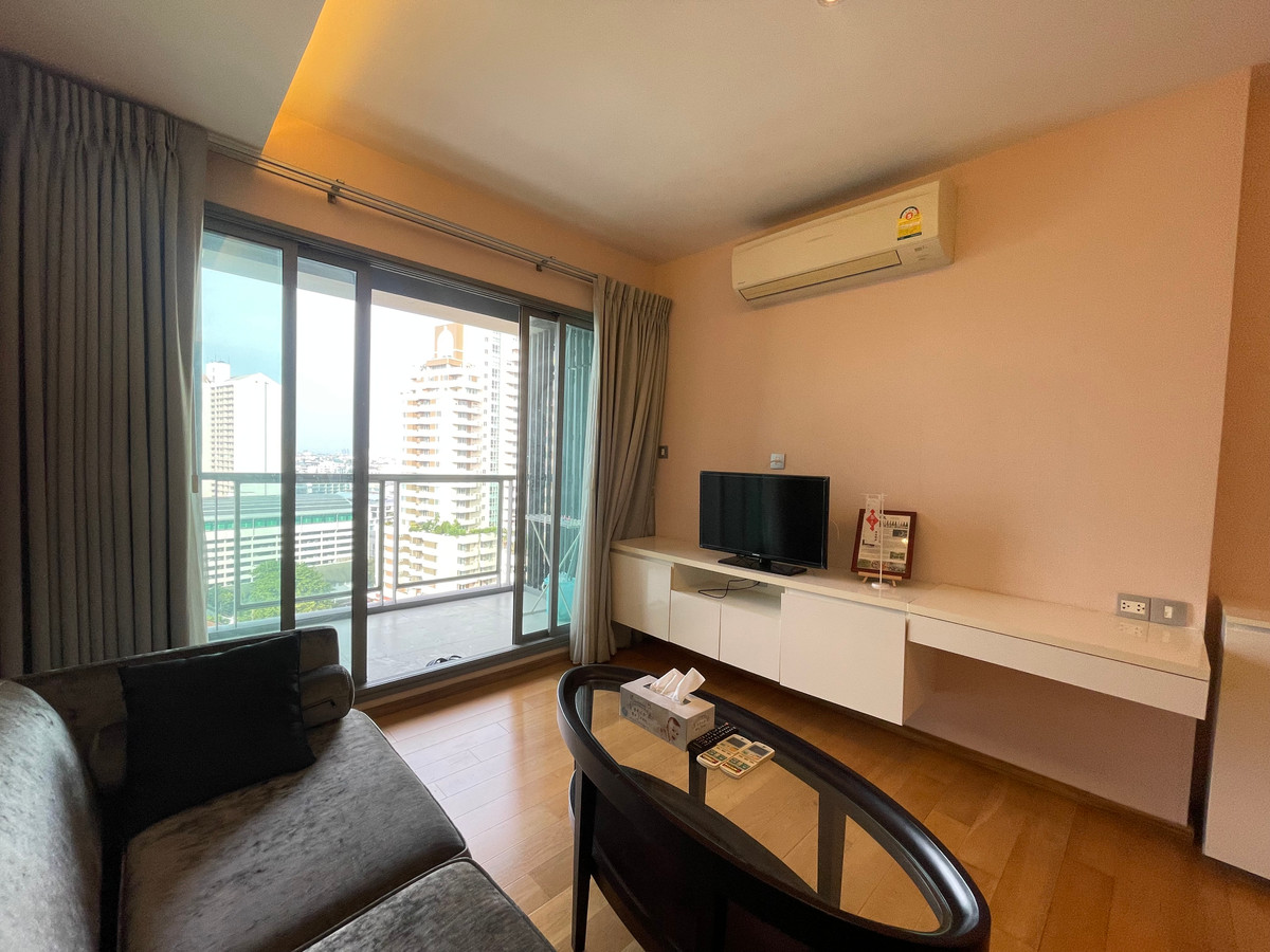 ขายคอนโดสุขุมวิท อโศก ทองหล่อ : หลุดจอง เอช สุขุมวิท 43 คอนโดมิเนียม 2 ห้องนอน ไซ์ใหญ่ ใจกลางพร้อมพงษ์ ห้องมุม วิวไม่ บล้อค เพียง 9.5 ล้าน 