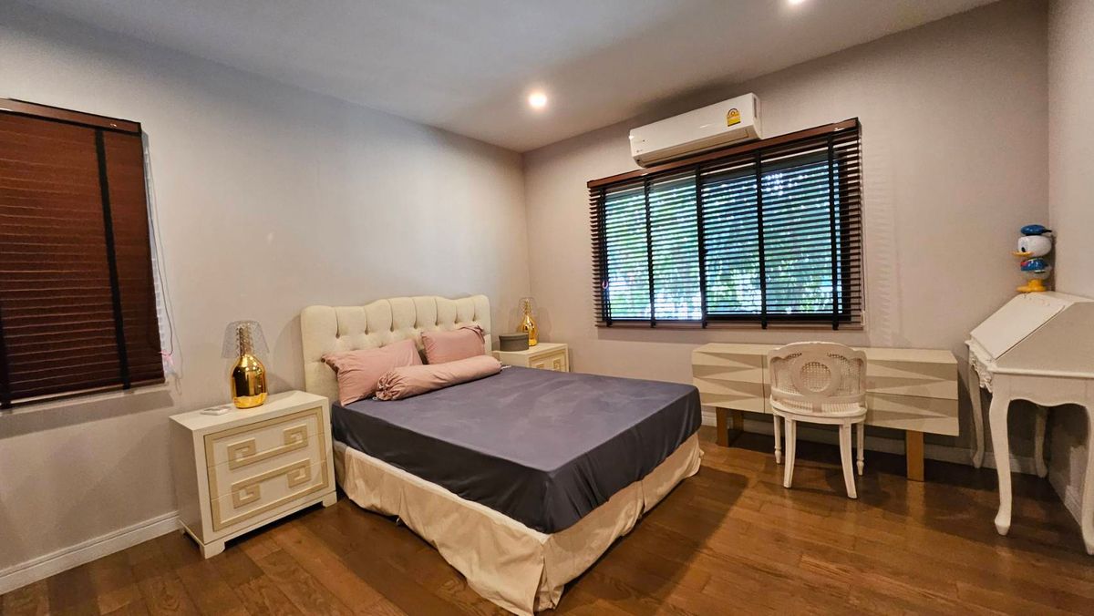 For RentHousePattanakan, Srinakarin : 🚩FOR RENT LUXURY HOUSE, a single house, very big corner 🔥 House number is already rich 🔥 Ready to stay - special price 🔥