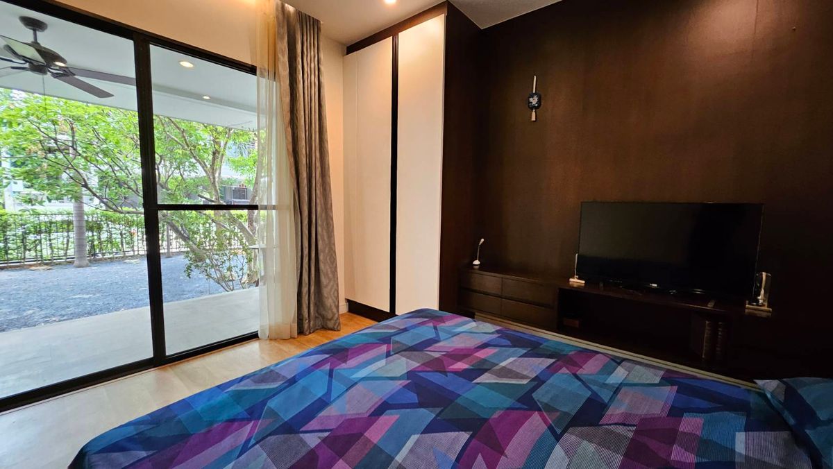 For RentHousePattanakan, Srinakarin : 🚩FOR RENT LUXURY HOUSE, a single house, very big corner 🔥 House number is already rich 🔥 Ready to stay - special price 🔥