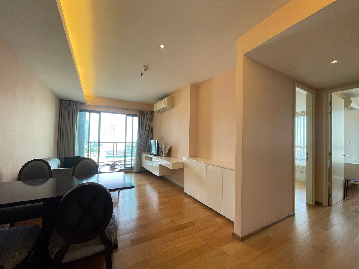 ขายคอนโดสุขุมวิท อโศก ทองหล่อ : หลุดจอง เอช สุขุมวิท 43 คอนโดมิเนียม 2 ห้องนอน ไซ์ใหญ่ ใจกลางพร้อมพงษ์ ห้องมุม วิวไม่ บล้อค เพียง 9.5 ล้าน 